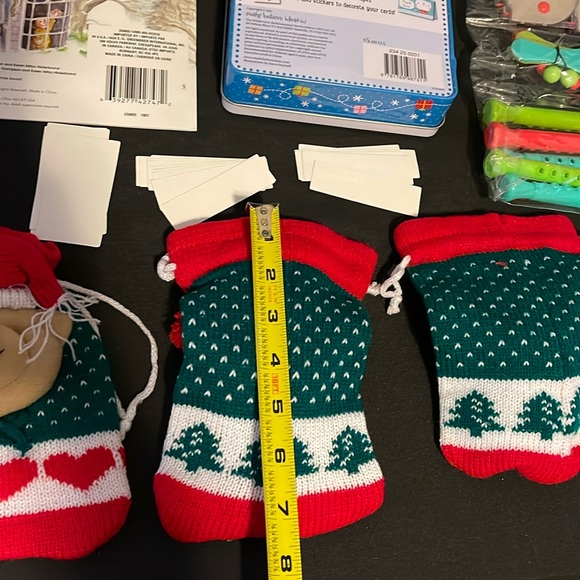 Christmas CD’s w/Read Along Books, Knit Gift Bags, Letters to Santa Kit & Tags - Picture 15 of 16